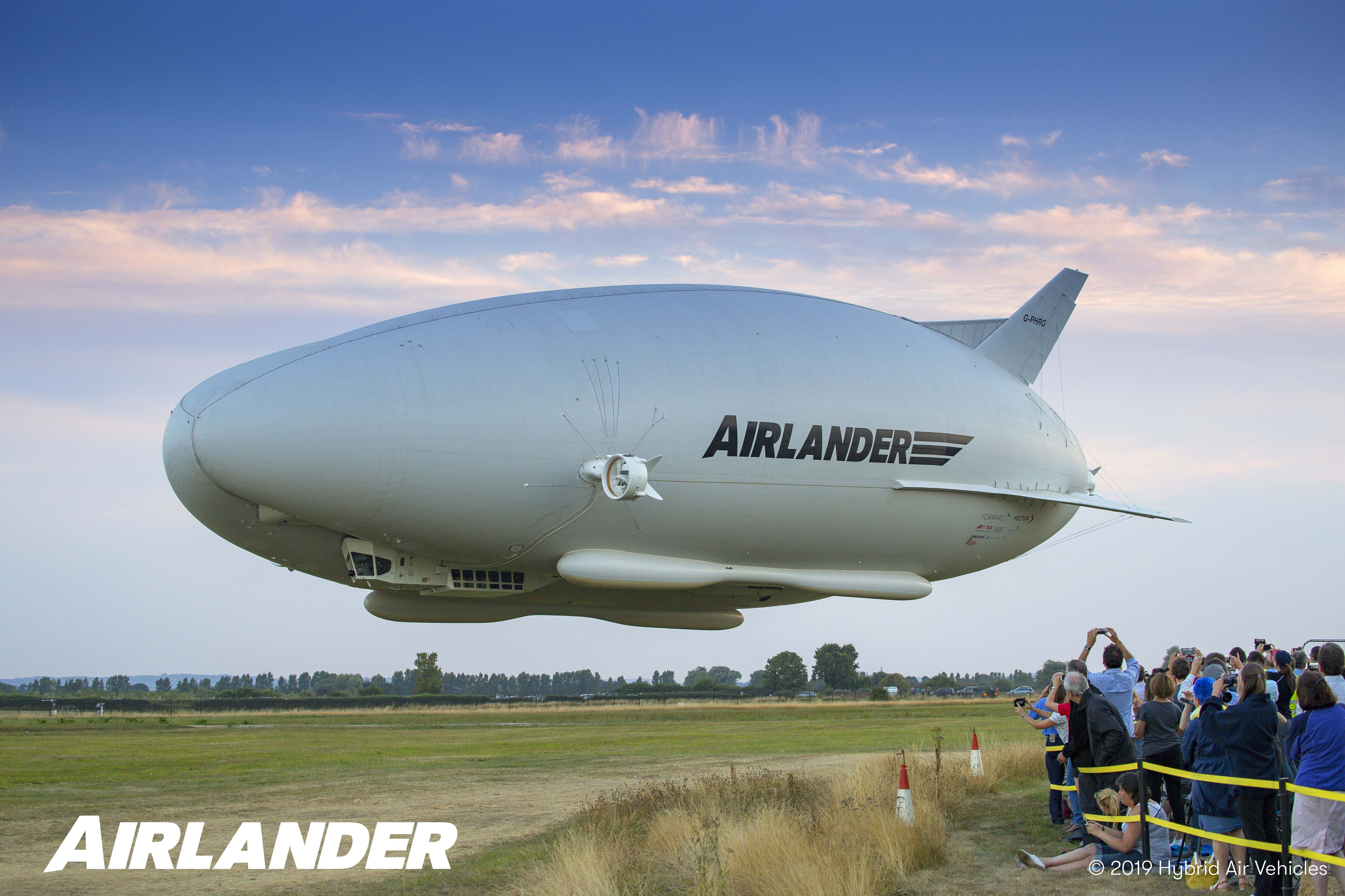 Беспилотное воздушное судно кратко. Дирижабль Airlander 10. Дирижабль Airlander 10 внутри. Hybrid Air vehicles Airlander 10. Airlander 10 — гибридный дирижабль.